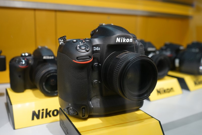Hamarosan érkezik a Nikon D4S